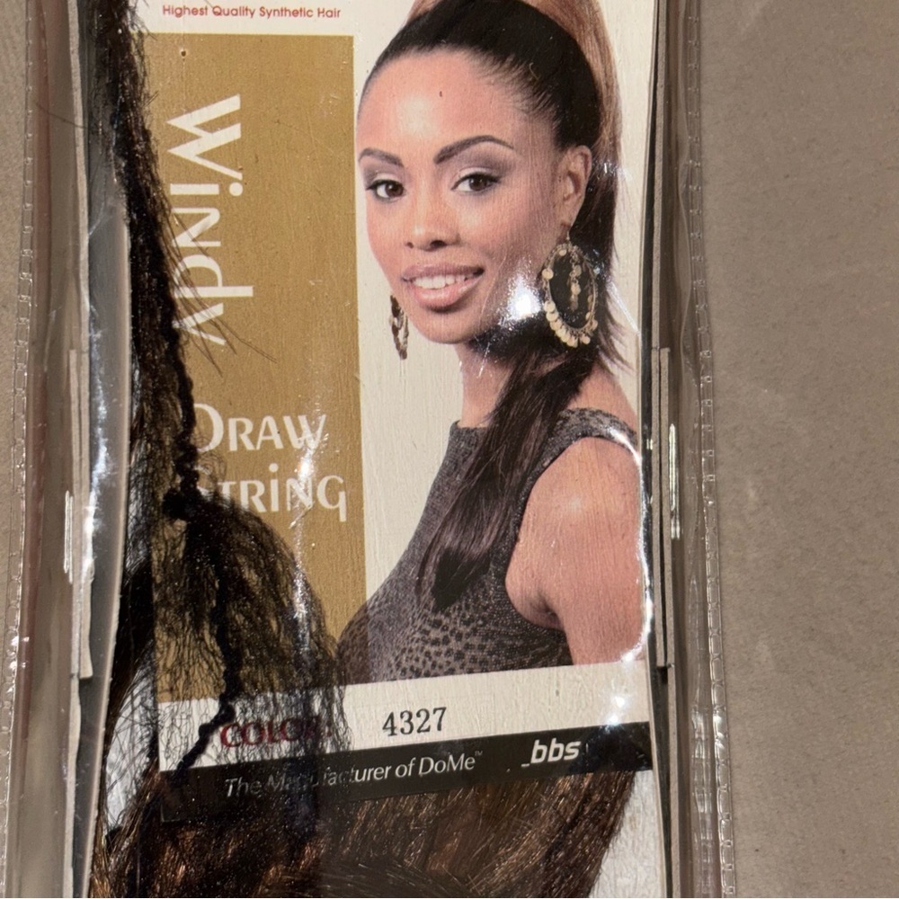 LoMe 4327 Windy Drawstring Hair Wig